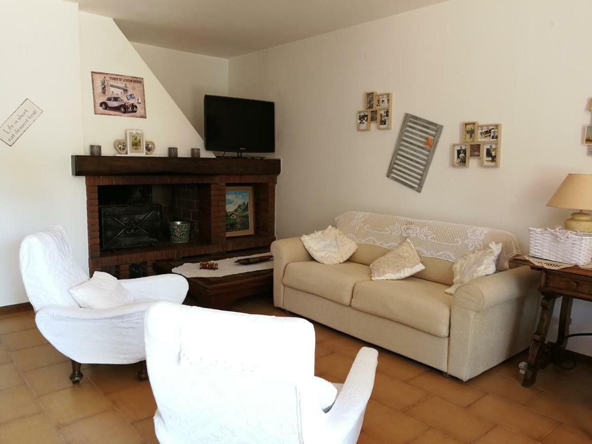 Da Adria Al Corvenale - Casa Vacanze Carrara -别墅 外观 照片